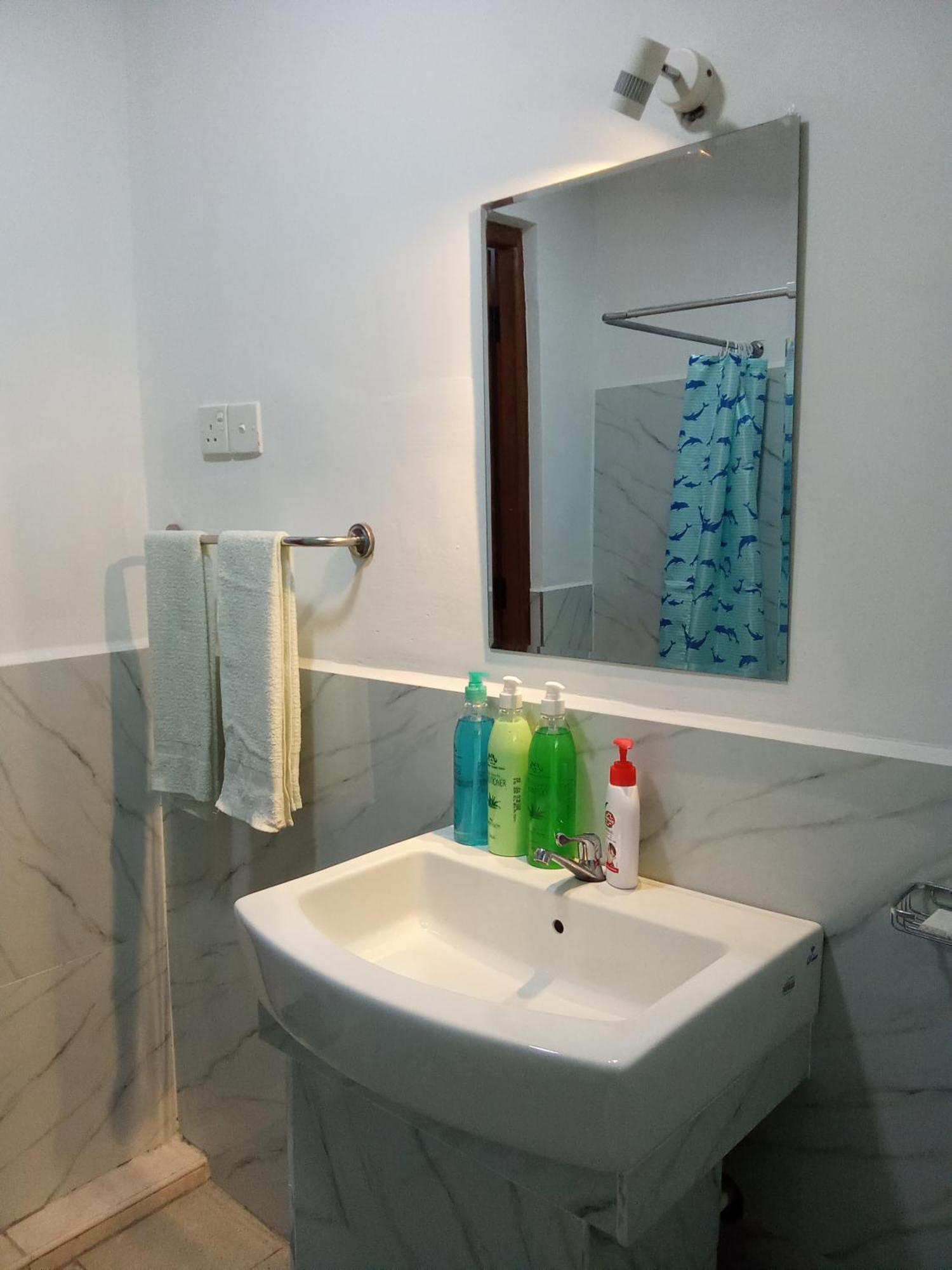 Kavee Transit Hotel Катунаяка Экстерьер фото