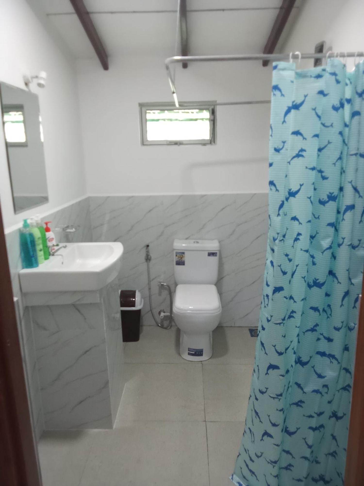 Kavee Transit Hotel Катунаяка Экстерьер фото