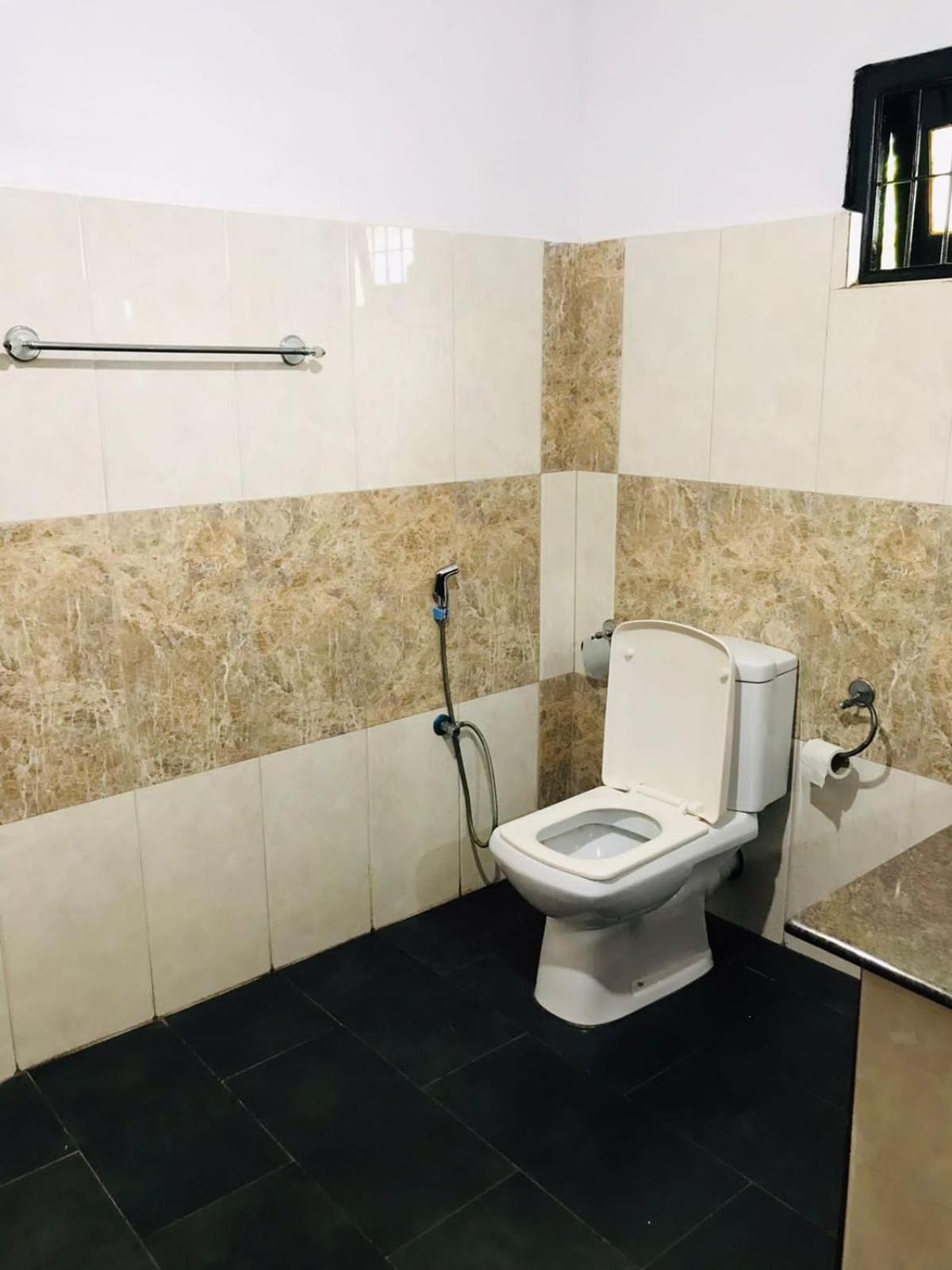 Kavee Transit Hotel Катунаяка Экстерьер фото