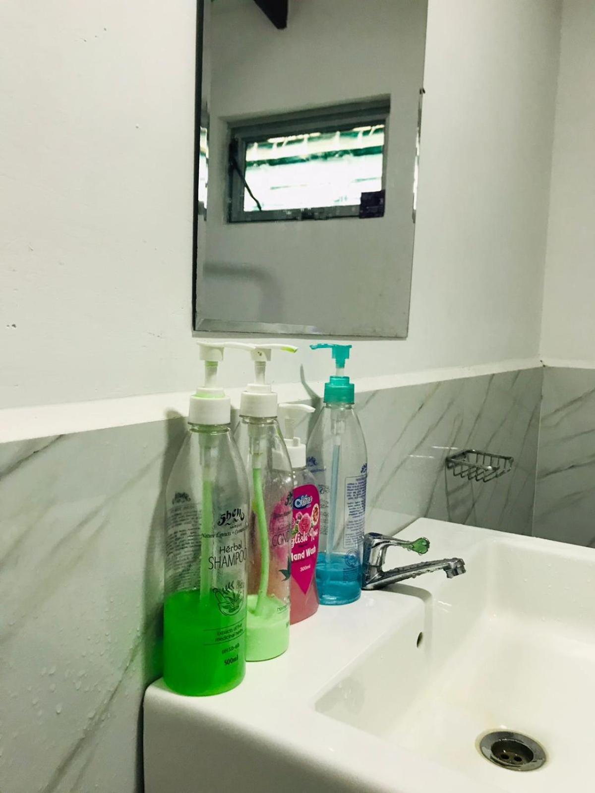 Kavee Transit Hotel Катунаяка Экстерьер фото